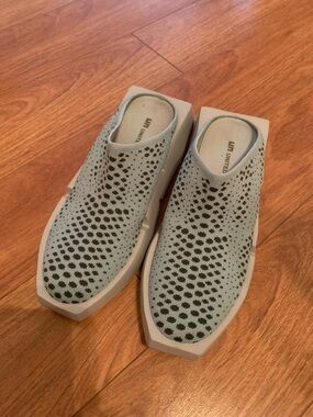 UN United Nude  Slip-On  Mules